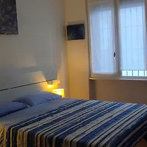 Melaverdeflat Porta Venezia-dateo Metro 4 , Milano Italia